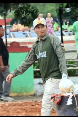 Kapolres Kuansing Pimpin Gotong Royong Bersama Forkopimda dan Pelajar, Wujudkan Taman Jalur Bersih dan Asri