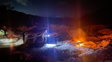 Polres Kuansing Tertibkan PETI di Kebun Pemda Desa Jake, Enam Rakit Stingkai Dimusnahkan