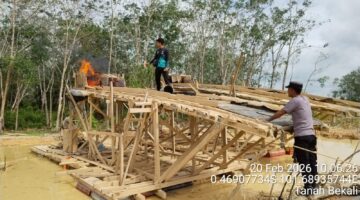 Polsek Pangean Tertibkan Aktivitas PETI di Desa Tanah Bekali, Lima Rakit Dimusnahkan