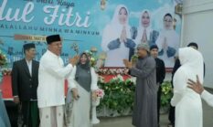 Kehangatan Idulfitri di Pendopo Bupati Kuansing: Warga Bersilaturahmi, Senyum Mengembang