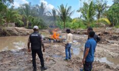 Polsek Benai Tindak Tegas PETI di Desa Tebing Tinggi, Dua Rakit Stinkay Dimusnahkan