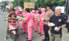 Polsek Kuantan Mudik Berbagi Takjil Bersama Bhayangkari dan Komunitas Diesel Brotherhood