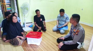 Sat Lantas Polres Kuansing Silaturahmi dan Berikan Santunan kepada Keluarga Korban Kecelakaan