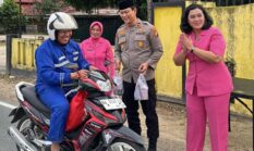 Polsek Singingi Hilir Bersama Bhayangkari Berbagi Takjil di Bulan Suci Ramadhan 1447 H