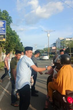 Sat Intelkam Polres Kuansing Berbagi Takjil, Tebarkan Kepedulian di Bulan Ramadan