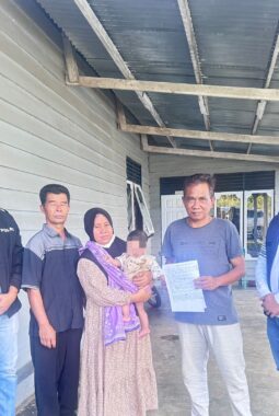 Penemuan Bayi Laki-Laki di Teras Rumah Warga, Polsek Singingi Hilir Lakukan Penanganan dan Penyelidikan