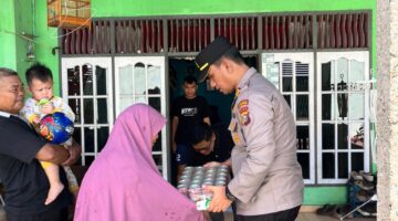 Polsek Kuantan Tengah Salurkan Bantuan dalam Program Jumat Berbagi Barokah
