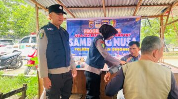 Klinik Terapung Polres Kuansing Layani Kesehatan Gratis di Pasar Modern Teluk Kuantan