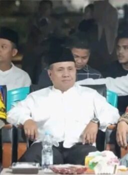 Malam Takbiran Bergema di Teluk Kuantan, Bupati Suhardiman Lepas Ribuan Peserta Pawai