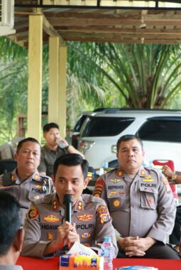 Kapolres Kuansing Kunjungi Polsek Hulu Kuantan, Tekankan Kepedulian dan Pelayanan Prima