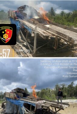 Polsek Kuantan Mudik Tertibkan PETI, Dua Rakit Lanting Dimusnahkan di Kobun Nopi Bukit Pedusunan