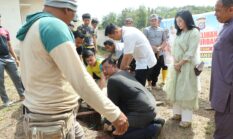 Polres Kuansing Potong 11 Ekor Sapi, Bagikan 650 Paket Daging Qurban kepada Masyarakat