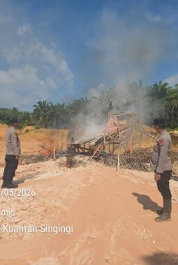 Polsek Hulu Kuantan Tertibkan Aktivitas PETI di Desa Serosah, Satu Unit Dompeng Dimusnahkan