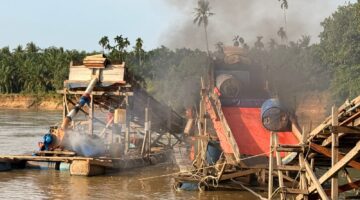 Polsek Cerenti Tertibkan Lima Rakit PETI Jenis Dompeng di Sungai Kuantan Desa Pulau Jambu