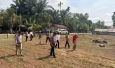 Kapolsek Cerenti Cek Lahan Ketahanan Pangan di Desa Sikakak, Pertumbuhan Jagung Pipil Tunjukkan Hasil Positif