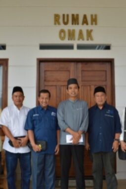 Panitia HUT JMSI Riau ke-6 Silaturahmi dengan UAS, Terima JMSI Award 2026