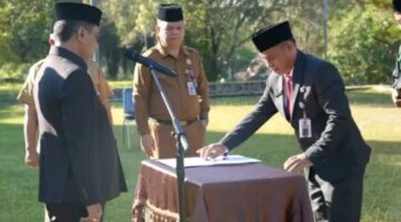 Sekda Kuansing Lantik Dua Pejabat Administrator, Tekankan Integritas dan Profesionalisme ASN