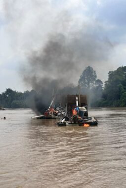 Polsek Cerenti Sikat 48 Rakit PETI, Sungai Kuantan Diselamatkan dari Tambang Ilegal