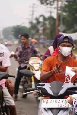Ketika Kabut Asap Menutup Langit Dharmasraya, Pemerintah Hadir Menjaga Warganya