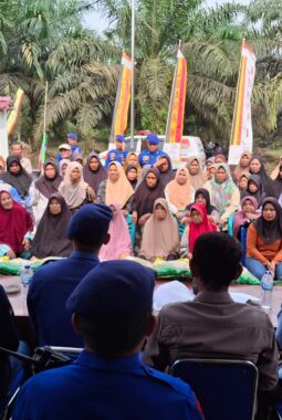 JALUR Hadir di Bandar Alai Kari, Dit Pol Air Polda Riau dan Polres Kuansing Berikan Layanan Kesehatan hingga Bantuan Sembako