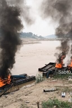 Tindak Lanjut Laporan Warga, Polres Kuansing Tertibkan Peralatan PETI di Sungai Kuantan