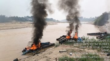 Tindak Lanjut Laporan Warga, Polres Kuansing Tertibkan Peralatan PETI di Sungai Kuantan