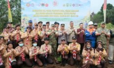 TNI-Polri Bersama Buruh Tanam 20 Ribu Pohon di Siak, Kabaharkam Tekankan Polisi Bersama Masyarakat