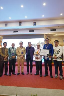 Pacu Jalur Antar Kuansing Raih Penghargaan Best Regency Destination Award 2026 di Bali
