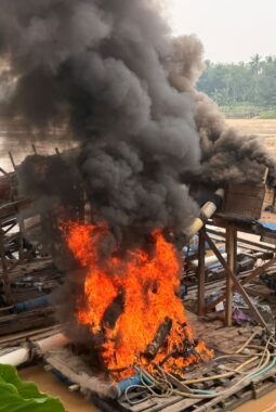 Polsek Cerenti Tertibkan 8 Rakit PETI di Sungai Batang Kuantan, Kecamatan Inuman