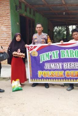Jumat Berkah, Polres Kuansing dan Polsek Jajaran Berbagi Sembako kepada Masyarakat